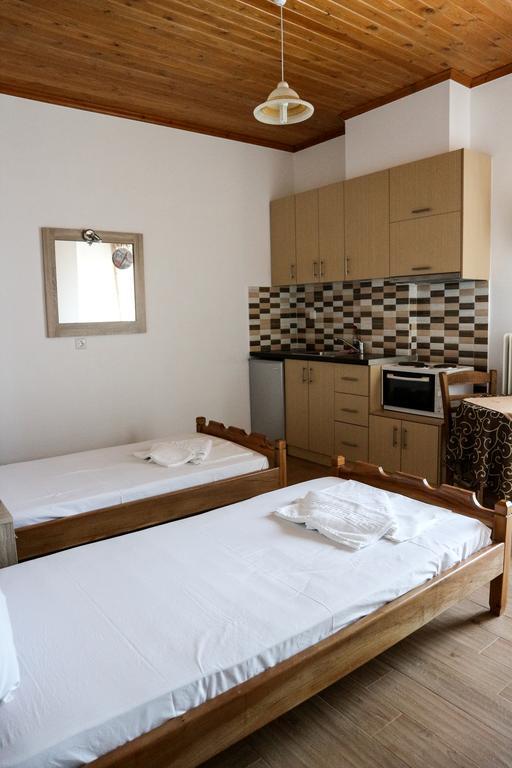 Hotel Elatofilito Athamanio Buitenkant foto