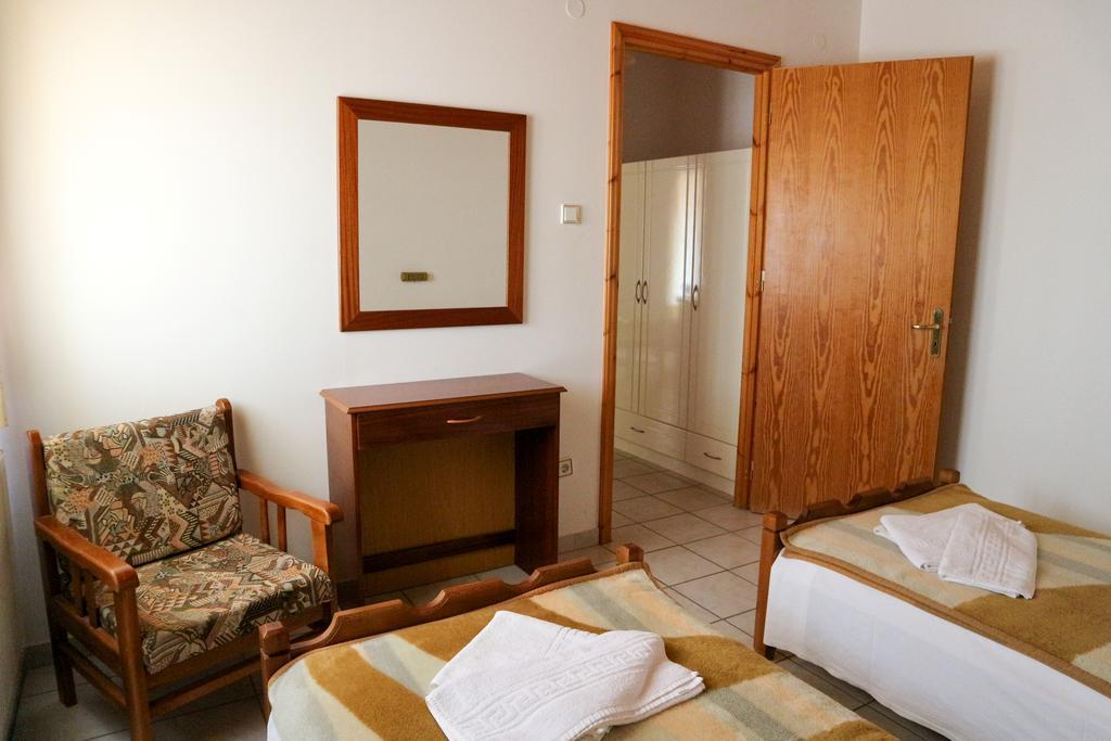 Hotel Elatofilito Athamanio Buitenkant foto