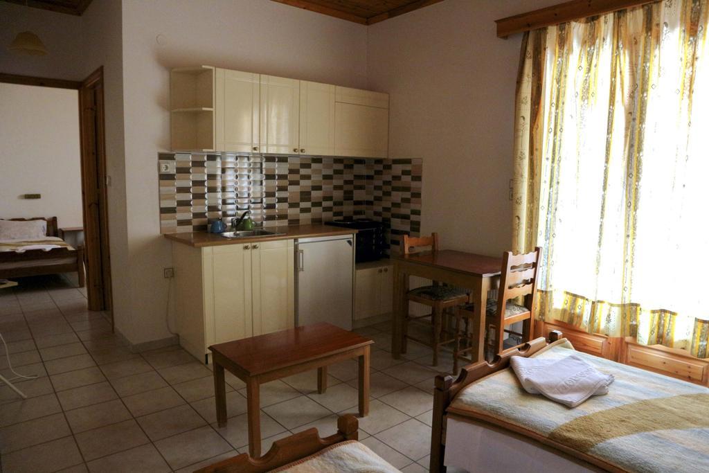 Hotel Elatofilito Athamanio Buitenkant foto
